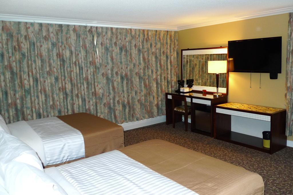 The Deluxe Hotel Vancouver Dış mekan fotoğraf