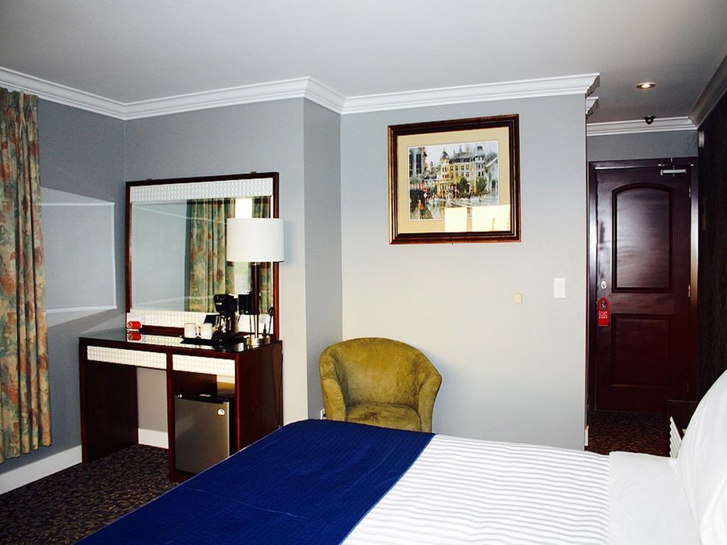 The Deluxe Hotel Vancouver Dış mekan fotoğraf