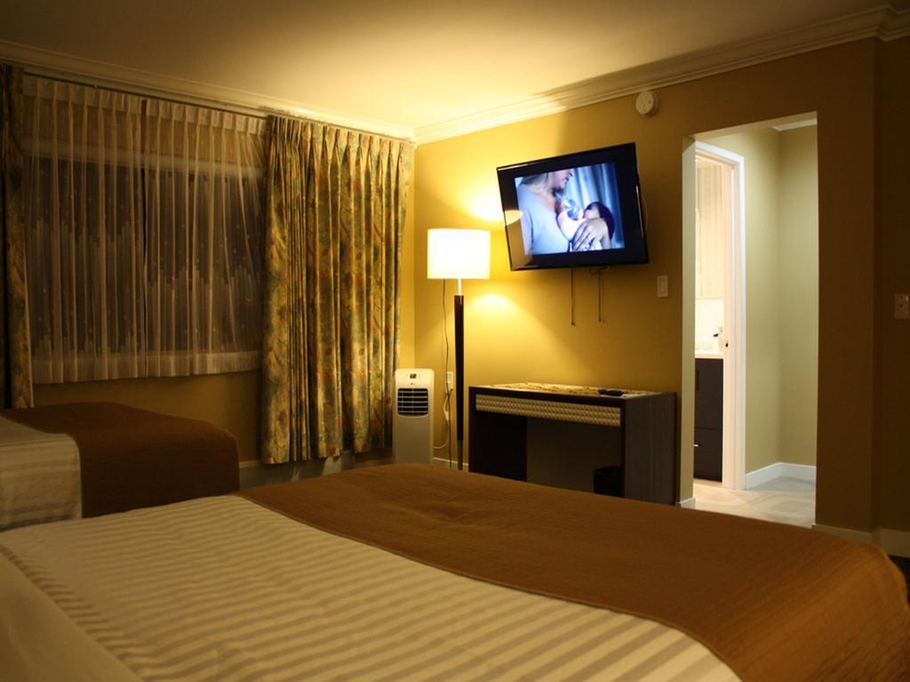 The Deluxe Hotel Vancouver Dış mekan fotoğraf